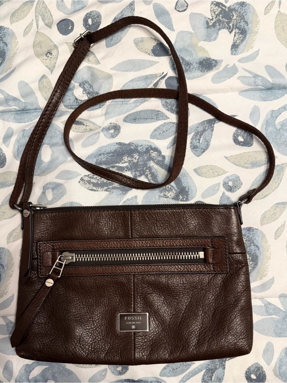 Vintage Fossil Chocolate Brown Leather Messenger Crossbody